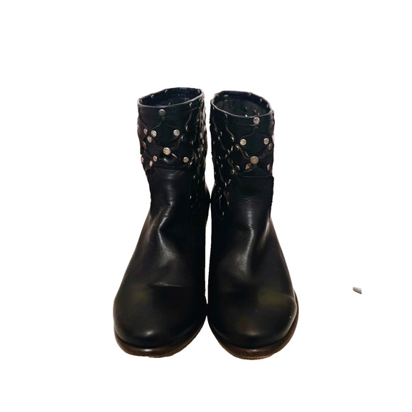 Frye Womens Black Leather Courtney Overlay Studded Laser Cut Ankle Boots 7 - Picture 2 of 11